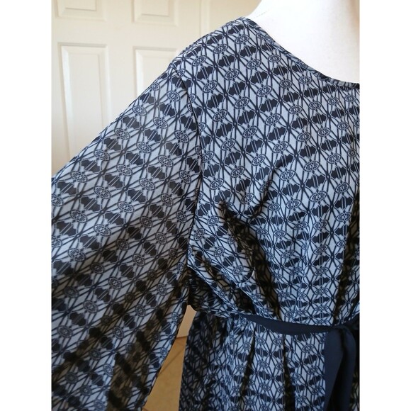 FASHION BUG Womens Blouse Tunic Lunes 3X Top Flared Long Sleeve Gray Geografic - Picture 7 of 16